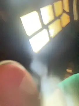 Snapshot of Lai005 chatting on September 10, 2025, 9:42 am Lai005 online show from September 10, 2025, 9:42 am