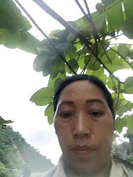 Snapshot of Lai005 chatting on October 9, 2025, 10:35 am Lai005 online show from October 9, 2025, 10:35 am