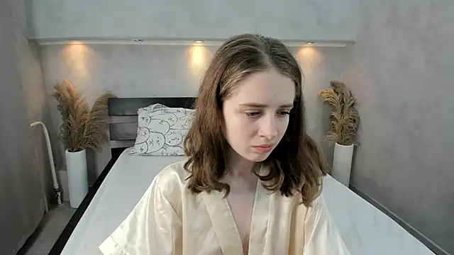 Camilla Kelly online show from October 25, 2025, 1:13 am