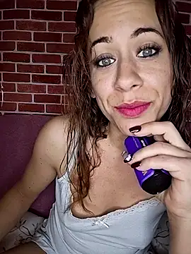 Snapshot of HotGinger66 chatting on May 18, 2026, 9:37 am HotGinger66 online show from May 18, 2026, 9:37 am