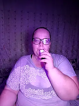 Snapshot of LillyWilly chatting on September 19, 2025, 8:49 am LillyWilly online show from September 19, 2025, 8:49 am