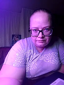 Snapshot of LillyWilly chatting on September 23, 2025, 8:28 am LillyWilly online show from September 23, 2025, 8:28 am