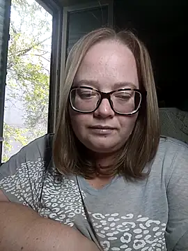 Snapshot of LillyWilly chatting on October 6, 2025, 10:45 am LillyWilly online show from October 6, 2025, 10:45 am