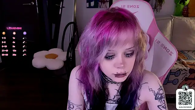 Snapshot of Lollyshy chatting on September 22, 2025, 11:12 am Lollyshy online show from September 22, 2025, 11:12 am