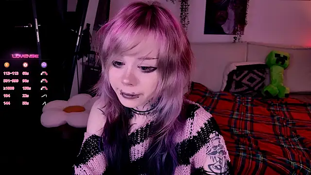 Snapshot of Lollyshy chatting on November 3, 2025, 11:22 am Lollyshy online show from November 3, 2025, 11:22 am