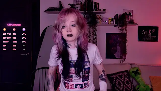 Snapshot of Lollyshy chatting on November 9, 2025, 11:41 am Lollyshy online show from November 9, 2025, 11:41 am