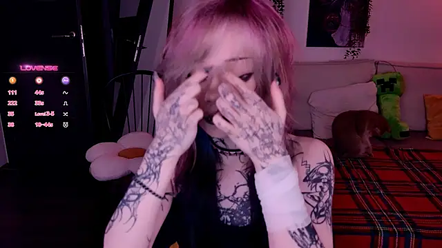 Snapshot of Lollyshy chatting on November 10, 2025, 10:25 am Lollyshy online show from November 10, 2025, 10:25 am