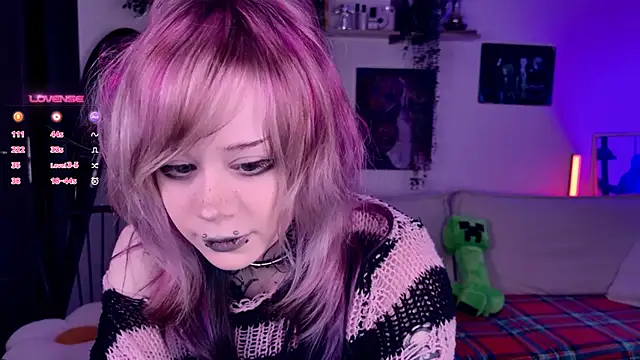 Snapshot of Lollyshy chatting on November 14, 2025, 10:36 am Lollyshy online show from November 14, 2025, 10:36 am