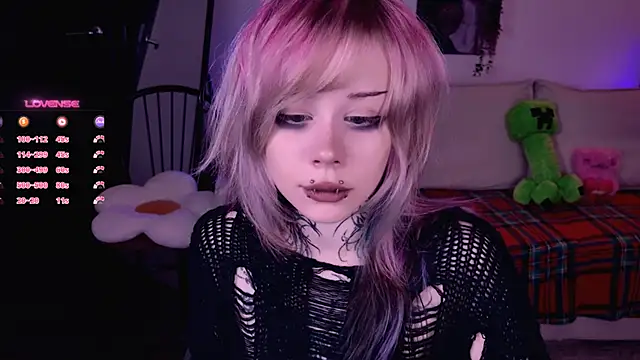 Snapshot of Lollyshy chatting on November 28, 2025, 10:29 am Lollyshy online show from November 28, 2025, 10:29 am