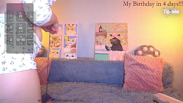 Elizabeth Kitty  online show from December 18, 2025, 1:06 pm