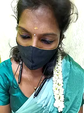 Snapshot of Honey_rosetamil chatting on May 2, 2026, 11:54 pm Honey rosetamil online show from May 2, 2026, 11:54 pm