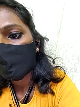 Snapshot of Honey_rosetamil chatting on May 4, 2026, 6:37 pm Honey rosetamil online show from May 4, 2026, 6:37 pm