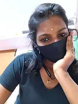 Snapshot of Honey_rosetamil chatting on May 18, 2026, 7:52 pm Honey rosetamil online show from May 18, 2026, 7:52 pm
