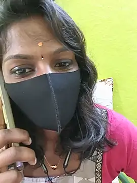 Snapshot of Honey_rosetamil chatting on June 17, 2026, 6:27 am Honey rosetamil online show from June 17, 2026, 6:27 am