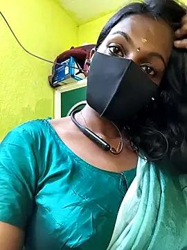 Snapshot of Honey_rosetamil chatting on June 19, 2026, 5:56 am Honey rosetamil online show from June 19, 2026, 5:56 am