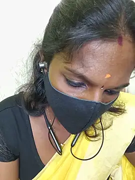 Snapshot of Honey_rosetamil chatting on June 20, 2026, 7:44 am Honey rosetamil online show from June 20, 2026, 7:44 am