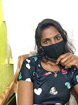 Snapshot of Honey_rosetamil chatting on July 1, 2026, 6:26 am Honey rosetamil online show from July 1, 2026, 6:26 am