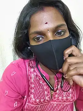 Snapshot of Honey_rosetamil chatting on July 2, 2026, 3:29 pm Honey rosetamil online show from July 2, 2026, 3:29 pm