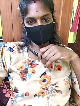 Snapshot of Honey_rosetamil chatting on July 3, 2026, 6:09 am Honey rosetamil online show from July 3, 2026, 6:09 am