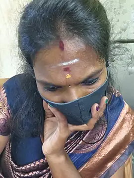 Snapshot of Honey_rosetamil chatting on July 17, 2026, 1:40 pm Honey rosetamil online show from July 17, 2026, 1:40 pm