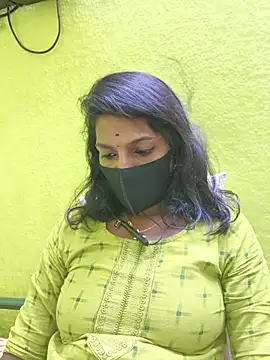 Snapshot of Honey_rosetamil chatting on August 2, 2026, 7:23 pm Honey rosetamil online show from August 2, 2026, 7:23 pm