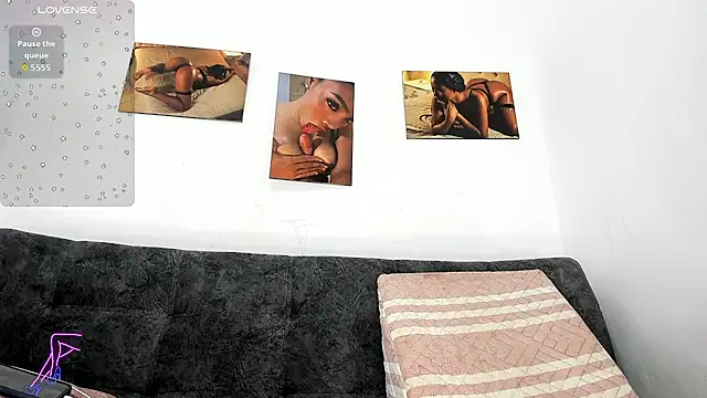 Snapshot of mishell- chatting on November 28, 2025, 6:43 pm mishell- online show from November 28, 2025, 6:43 pm