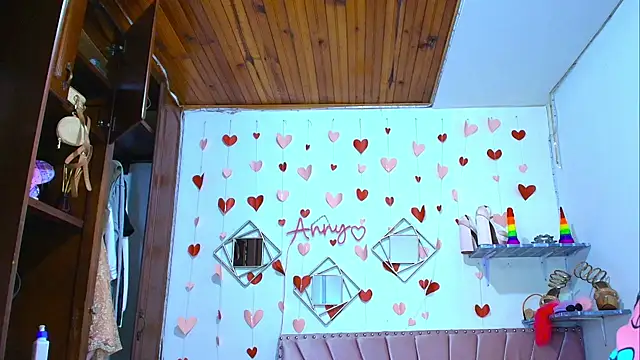 Snapshot of Anny_Hurtado chatting on October 9, 2025, 8:34 am Anny Hurtado online show from October 9, 2025, 8:34 am