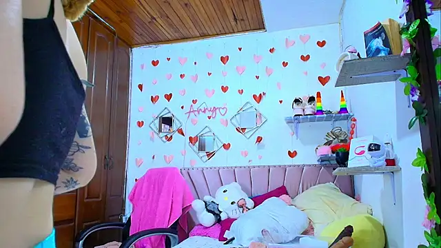 Snapshot of Anny_Hurtado chatting on November 14, 2025, 5:28 am Anny Hurtado online show from November 14, 2025, 5:28 am