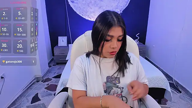 Snapshot of ShaniaDaniels chatting on September 26, 2025, 8:35 pm ShaniaDaniels online show from September 26, 2025, 8:35 pm