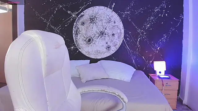 Snapshot of ShaniaDaniels chatting on November 6, 2025, 10:21 pm ShaniaDaniels online show from November 6, 2025, 10:21 pm