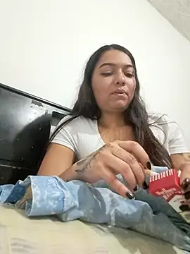 Snapshot of Madison_1 chatting on October 29, 2025, 7:43 am Madison 1 online show from October 29, 2025, 7:43 am