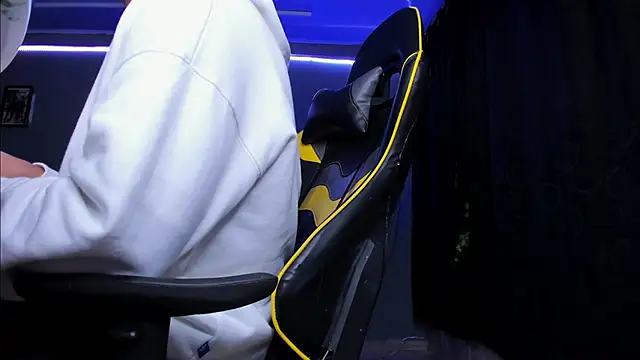 alexgiraldo   online show from October 27, 2025, 3:21 am