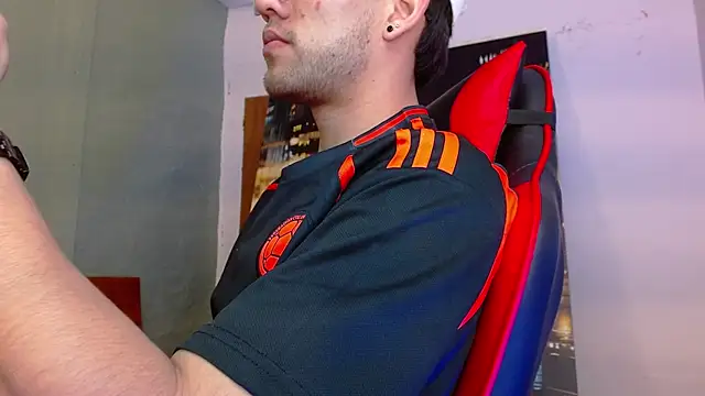 alexgiraldo   online show from June 2, 2026, 2:13 am