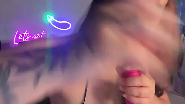 nina lovez online show from October 3, 2025, 1:41 pm