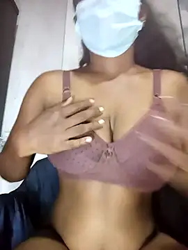 Snapshot of MickMicky chatting on October 17, 2025, 3:20 am MickMicky online show from October 17, 2025, 3:20 am