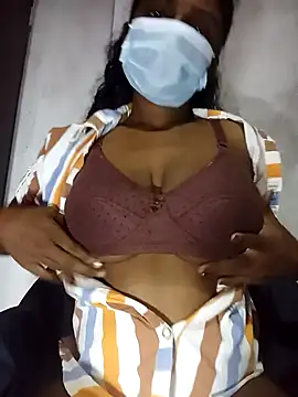 Snapshot of MickMicky chatting on October 23, 2025, 3:55 pm MickMicky online show from October 23, 2025, 3:55 pm