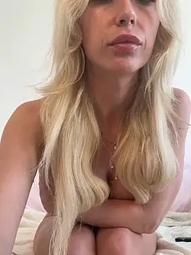 bonniemarieexo online show from July 19, 2026, 12:20 pm