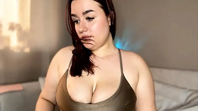 MissAdena online show from June 9, 2026, 10:38 am