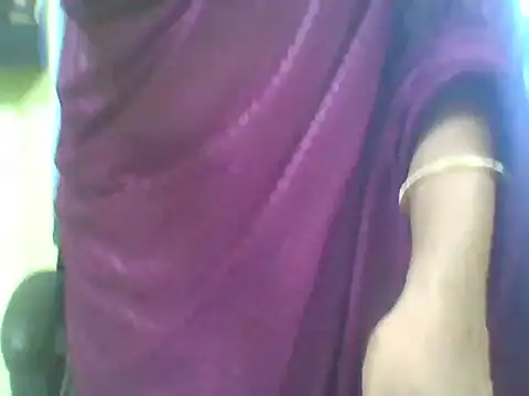 Snapshot of Hot_Rose2 chatting on May 19, 2026, 2:18 am Hot Rose2 online show from May 19, 2026, 2:18 am