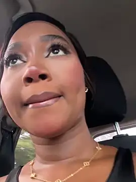 Snapshot of alisonn_moon chatting on October 21, 2025, 9:48 pm alisonn moon online show from October 21, 2025, 9:48 pm