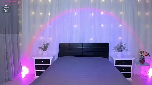 Evolet Bee online show from November 27, 2025, 1:02 pm