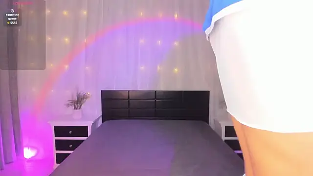 Evolet Bee online show from December 17, 2025, 11:38 am