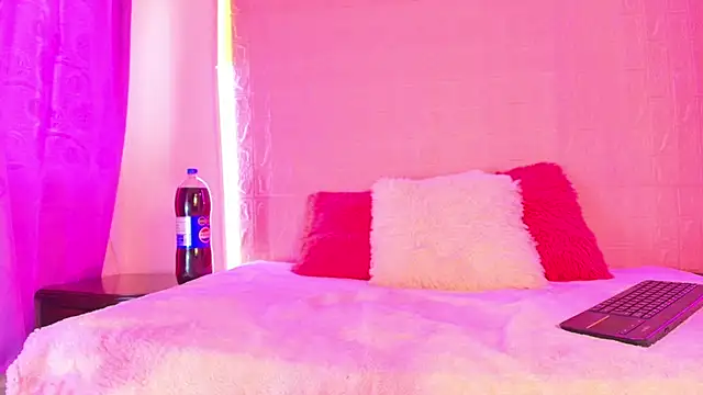 Snapshot of Baby_Kinky- chatting on September 18, 2025, 2:41 pm Baby Kinky- online show from September 18, 2025, 2:41 pm