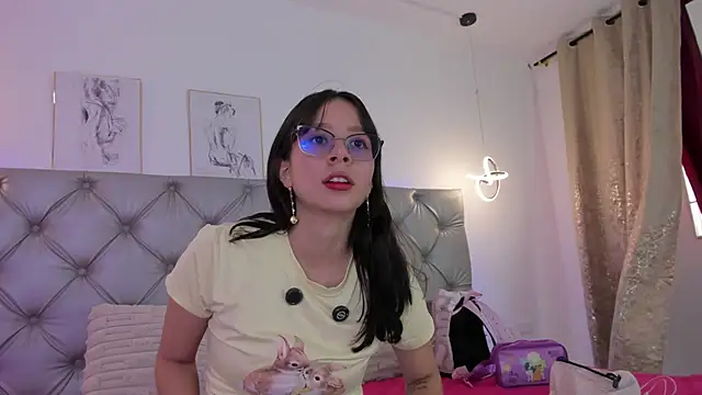 Naughty Couple83 online show from May 1, 2026, 7:07 pm