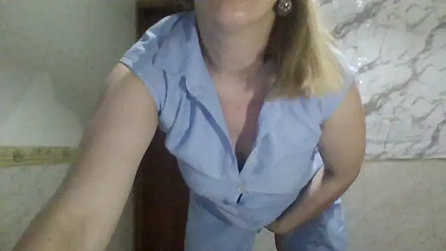 Snapshot of MiyaHottie chatting on July 19, 2026, 1:31 am MiyaHottie online show from July 19, 2026, 1:31 am