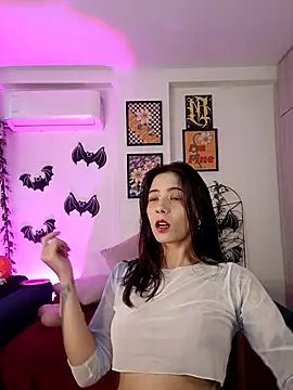 Snapshot of mishelkrave_ chatting on October 28, 2025, 10:23 pm mishelkrave online show from October 28, 2025, 10:23 pm