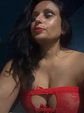 Snapshot of Angelaarayexx chatting on October 12, 2025, 10:53 pm Angelaarayexx online show from October 12, 2025, 10:53 pm