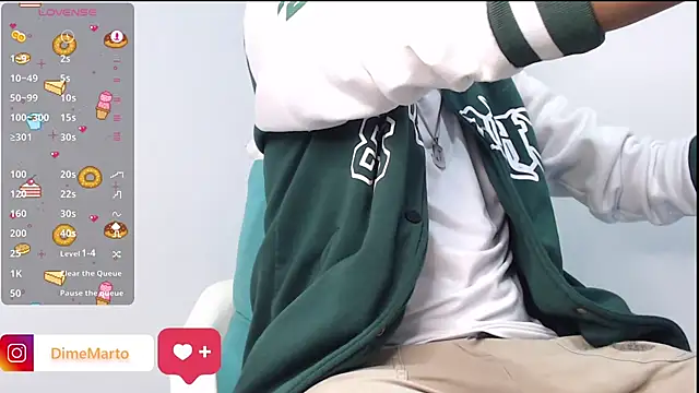 Snapshot of mike_black_22 chatting on October 26, 2025, 12:44 pm mike black 22 online show from October 26, 2025, 12:44 pm