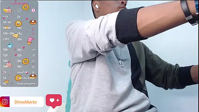 Snapshot of mike_black_22 chatting on November 23, 2025, 2:28 pm mike black 22 online show from November 23, 2025, 2:28 pm