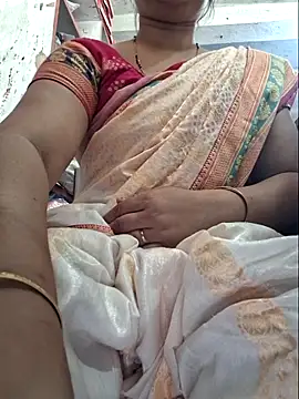 Snapshot of indianhotwife639 chatting on June 18, 2026, 4:46 am indianhotwife639 online show from June 18, 2026, 4:46 am